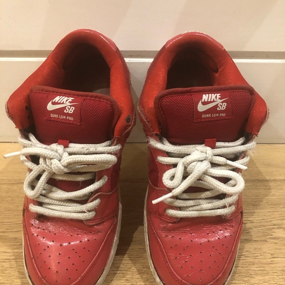 2015 sb dunk patent red size 8.5 mens. - Picture 2 of 6